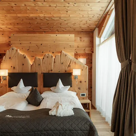 Elisabeth Dolomites Alpin & Charme 4*
